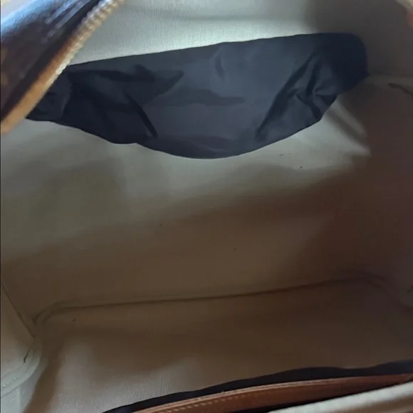 Louis Vuitton Vintage Brown Monogram Bag would make an amazing gym bag! - Picture 9 of 10